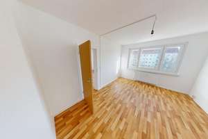 3-Raum-Balkonwohnung mit Tageslichtbad – Neefestr. 59, 9119 Kapellenberg, Chemnitz – Vorschaubild 3