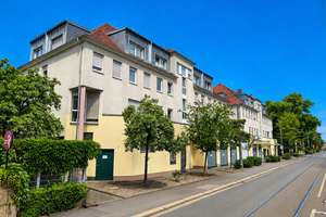 Helle 2-Zimmer-Wohnung mit großzügigem Wohnbereich und Terrasse