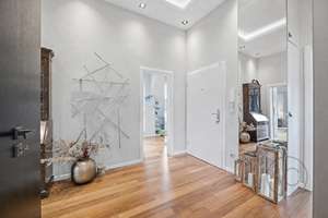 Dachgeschosswohnung mit beeindruckender Gesamtfläche, Terrasse, Balkon und 0,73 % Finanzierung – Die vollständige Adresse der Immobilie erhältst du vom Anbieter., 81827 Waldtrudering, München – Vorschaubild 6