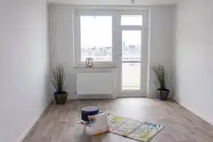 Neu sanierte 3-Raum-Erdgeschosswohnung mit Balkon – Altendorfer Str. 50, 9113 Chemnitz – Vorschaubild 3