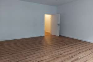 ** Bezugsfertige 2-Zimmer-Wohnung mit modernem Bad und großem Wohnzimmer** – Viehofer Str. 13, 45127 Stadtkern, Essen – Vorschaubild 3