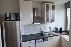 Wohnen mit Aussicht: Möblierte 2-Zimmer-Wohnung mit atemberaubendem Köln – Theodor-Heuss-Ring 1, 50668 Neustadt/Nord, Köln – Vorschaubild 6