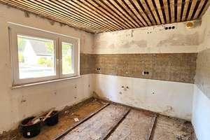 Ihr Zuhause, Ihre Ideen, Ihr Projekt -
Freistehendes Einfamilienhaus in bester Lage zur Sanierung – Die vollständige Adresse der Immobilie erhältst du vom Anbieter., 26127 Dietrichsfeld, Oldenburg (Oldenburg) – Vorschaubild 4