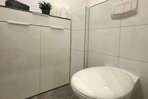 Voll MÖBLIERTes 2-Zi.-WohlfühlApartment: Exklusives Bad, EBK & Gemeinschaftsgarten, Nähe Klinikum – Defreggerstr. 13, 45147 Holsterhausen, Essen – Vorschaubild 25