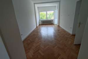Helle, renovierte 2-Zimmer-Wohnung mit Parkett in Duisburg-Neudorf – Sternbuschweg 16, 47057 Neudorf-Nord, Duisburg – Vorschaubild 11