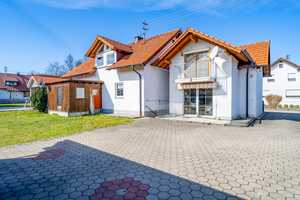 Wohnhaus mit drei Wohneinheiten und Erweiterungsmöglichkeit in ruhiger Wohnlage von Peiting! – Weilheim-Schongau (Kreis) – Vorschaubild 1