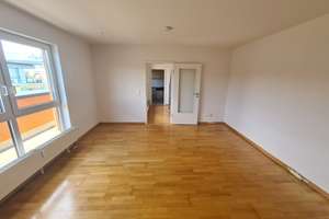 Lichtdurchflutete 3-Zimmer-Maisonette im Rosenstein-Karree mit 2 Balkonen und Aufzug – 70191 Auf der Prag, Stuttgart – Vorschaubild 2