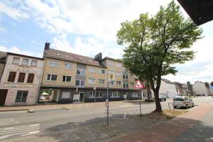 Helle 2-Zimmer-Wohnung mit Loggia und Garage