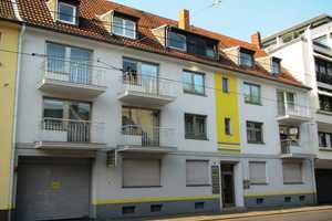 Helle 2-Zimmer-Wohnung mit Blick ins Grüne in gepflegtem Büro-/Wohnhaus – St.-Anton-Straße 93-95, 47798 Krefeld – Vorschaubild 1