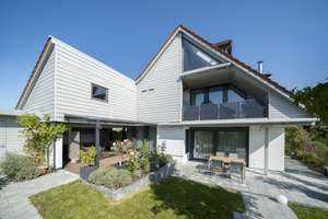 von privat (provisionsfrei) - wunderschönes EFH mit Galerie, Terrassenlandschaft & moderner Technik