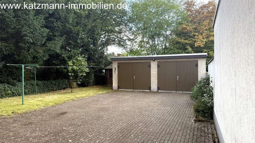 Immobilie in Troisdorf - Mehrfamilienhaus in Top-Lage von Troisdorf zu verkaufen - ideal für Selbstnutzer oder Kapitalanleger - Bild 2