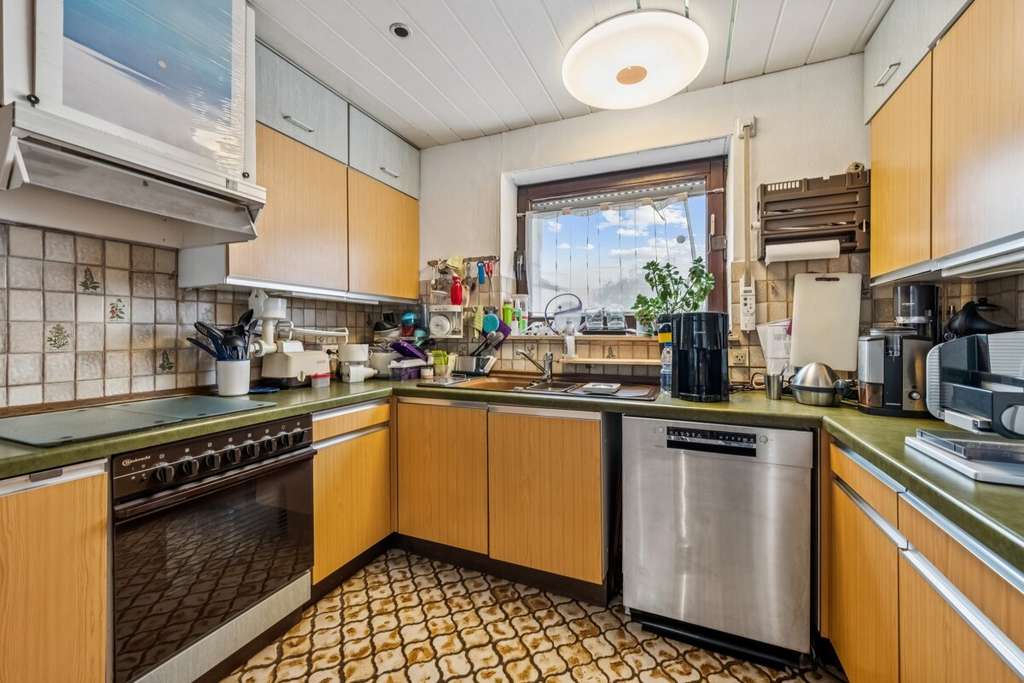 Immobilie in Sersheim - Provisionsfrei – Familienfreundliches EFH + ELW in guter Wohnlage mit Sauna und sonniger Terrasse - Bild 1