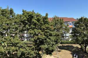 2-Zi-Whg, neues Bad, Balkon, EBK, Garage, STP, Keller – Burggrafenweg 4, 69181 Leimen – Vorschaubild 3