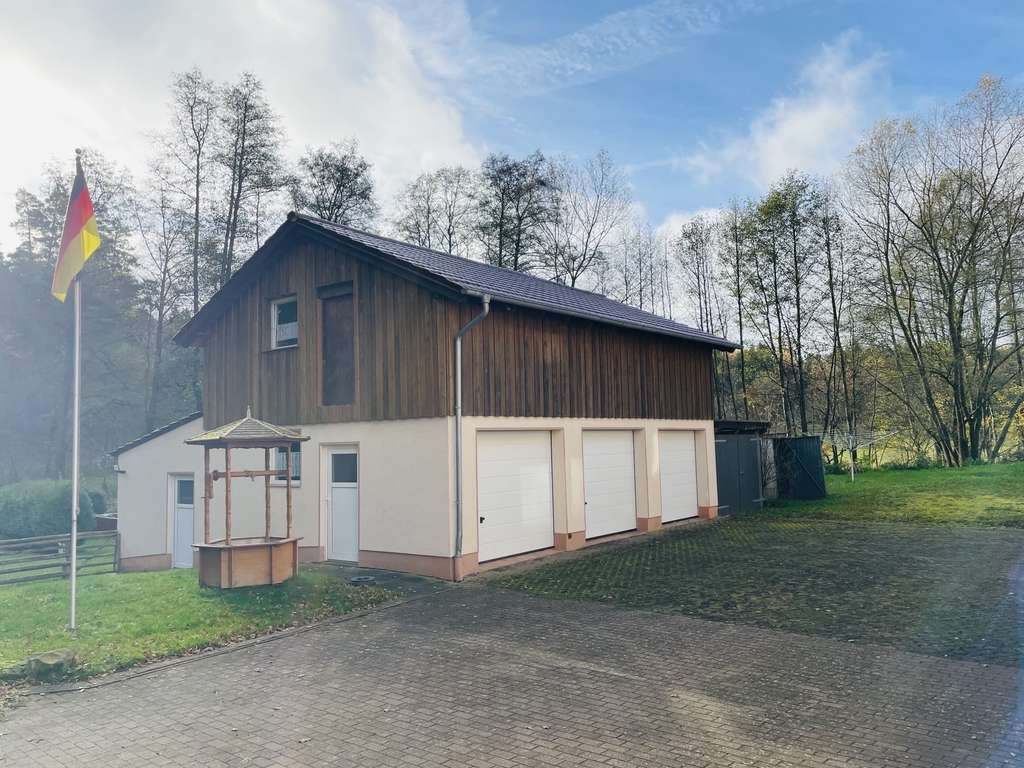 Immobilie in Wolfhagen - Umfangreich saniertes Ein- bis Zweifamilienhaus am Fuße der Weidelsburg in Wolfhagen-Ippinghausen  - Bild 3