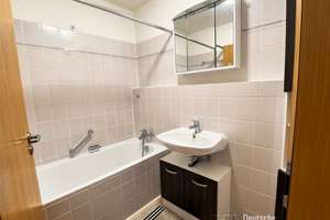 Helle 3-Zimmer-Wohnung mit Wintergarten in Augsburg-Haunstetten – Die vollständige Adresse der Immobilie erhältst du vom Anbieter., 86179 Haunstetten-West, Augsburg – Vorschaubild 9