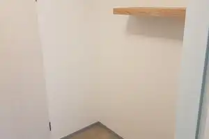 helle teilmöblierte 1-Zimmer-EG Wohnung mit großem Balkon in der Sanderau – Königsberger Straße 20, 97072 Würzburg – Vorschaubild 8