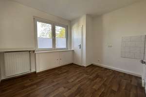 Modernisierte 2-Zimmerwohnung mit separater Küche