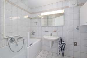 Lichtdurchflutete 4-Zimmer-Eigentumswohnung mit zwei Balkonen und Tiefgaragenstellplatz – Die vollständige Adresse der Immobilie erhältst du vom Anbieter., 76229 Grötzingen, Karlsruhe – Vorschaubild 10