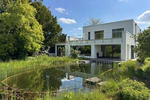 Isernhagen-Süd: Kombination aus Bauhaus-Architektur, Barrierefreiheit und Energieeffizienz – Die vollständige Adresse der Immobilie erhältst du vom Anbieter., 30657 Isernhagen-Süd, Hannover – Vorschaubild 2