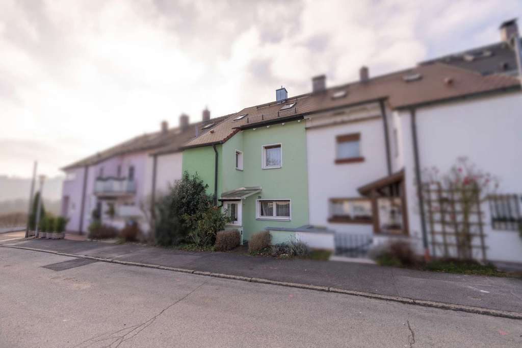 Reihenhaus mit Garage in guter Wohnlage! Verwirklichen Sie hier Ihren Wohntraum!