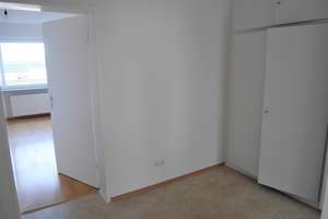 MZ-Kastel: Helle 2-Zimmer-Wohnung; modernes Wannenbad; Laminatboden; kleiner Balkon; Garage möglich – Die vollständige Adresse der Immobilie erhältst du vom Anbieter., 55252 Mainz-Kastel, Wiesbaden – Vorschaubild 35
