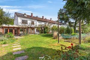 Raumwunder - Reihenendhaus mit großem Garten, Garage und Carport in der Heidenstückersiedlung