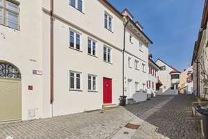 ZENTRALES STADTHAUS mit erhabenem Blick und Terrasse – Die vollständige Adresse der Immobilie erhältst du vom Anbieter., 89312 Günzburg – Vorschaubild 3