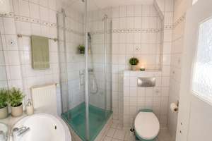 Wohnen im Grünen – Doppelhaushälfte mit großem Grundstück in Treptow – Die vollständige Adresse der Immobilie erhältst du vom Anbieter., 12439 Niederschöneweide, Berlin – Vorschaubild 5