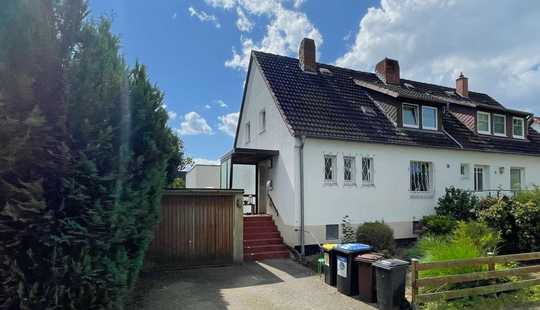 Bild von Doppelhaushälfte mit Garten und Garage auf einem Erbpachtgrundstück in Isernhagen-Süd