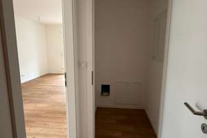 Kompakte 1-Zimmerwohnung mit Abstellkammer (inkl. Loggia & Keller) – Biedenkopfer Straße 46, 13507 Tegel, Berlin – Vorschaubild 3