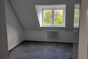 NEU: Niedliche 2-Zimmer Dachgeschoss-WE, saniert, Föhrenhorst 48 Wolfsburg, nahe Krankenhaus – Föhrenhorst 48, 38440 Wohltberg, Wolfsburg – Vorschaubild 4
