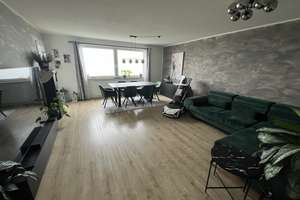 Ansprechende 4-Zimmer-Wohnung mit spektakulärer Aussicht mit Balkon in Wuppertal – Am Eckbusch 35, 42113 Uellendahl-Katernberg, Wuppertal – Vorschaubild 1