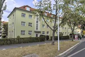 Charmante 2-Zimmer-Wohnung in gepflegtem, ruhig gelegenem Wohnensemble 1998 hochwertig saniert