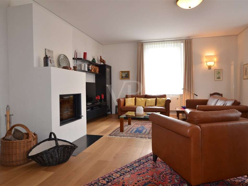 Wohnzimmer mit Kamin