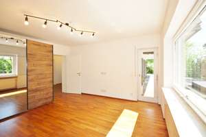 "Exklusive Premiumlage in Passau"
Großzügige Villa mit reichlich Platz, viel Privatsphäre und traum – Die vollständige Adresse der Immobilie erhältst du vom Anbieter., 94034 Hacklberg, Passau – Vorschaubild 48