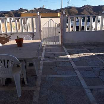 Haus mit Garage in Fines, Almería zu verkaufen.