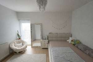 Gut geschnittene, renovierungsbedürftige 4-Zimmer-Maisonette im 4.OG in Nürnberg-Schweinau – Die vollständige Adresse der Immobilie erhältst du vom Anbieter., 90441 Schweinau, Nürnberg – Vorschaubild 7