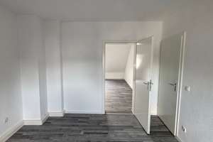 Schöne 3 Zimmer Dachgeschosswohnung in Essen Altendorf. Renoviert und bezugsfertig! – Heinrich-Strunk-Straße 42, 45143 Altendorf, Essen – Vorschaubild 5