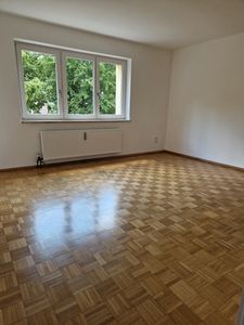 ruhige sonnige renovierte 4- Zimmer Wohnung