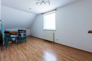 Biesdorf | Einfamilienhaus | Garten | Bezugsfrei ab 01.10.2026 – Die vollständige Adresse der Immobilie erhältst du vom Anbieter., 12683 Biesdorf, Berlin – Vorschaubild 17