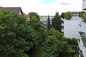 NUR ALS KAPITALANLAGE: S-Killesberg: 3 Zi., ca. 111 qm Wfl., saniert, Aufzug, Balkon, TG, EBK