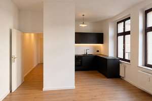 Erstbezug nach Sanierung: 2-Zimmer-Altbauwohnung mit Balkon, Aufzug & Einbauküche direkt am Dom – 39104 Altstadt, Magdeburg – Vorschaubild 5