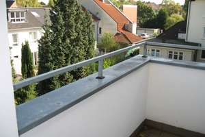 Schicke drei Zimmer Wohnung mit Balkon in Köln- Poll