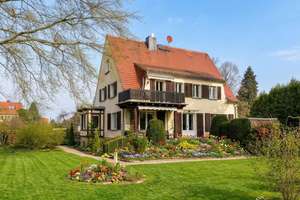 ++ Wohnen im Grünen vor den Toren Dresdens – Ihr modernes Zuhause in Langebrück mit Kamin ++