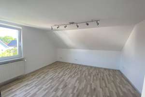 Schönes Wohnhaus mit zwei Wohnungen, Garten, Garage und Carport in ruhiger Lage. – Die vollständige Adresse der Immobilie erhältst du vom Anbieter., 93437 Furth im Wald – Vorschaubild 18