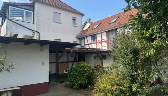 Bild von Großes Zweifamilienhaus mit viel Potenzial und neuer Heizung!