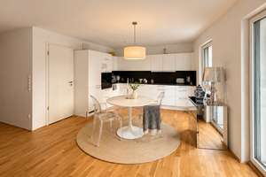 Neuwertige Vierzimmerwohnung mit Terrasse, Küche und Stellplatz in Wiesbaden-Rheingauviertel – Die vollständige Adresse der Immobilie erhältst du vom Anbieter., 65197 Rheingauviertel / Hollerborn, Wiesbaden – Vorschaubild 3