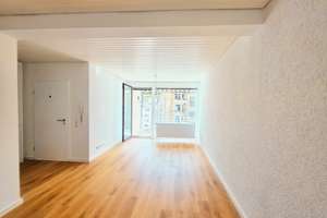Lichtdurchflutete 2 Zimmer Wohnung mit Südbalkon nähe Marienplatz – Arminstraße 39, 70178 Karlshöhe, Stuttgart – Vorschaubild 2