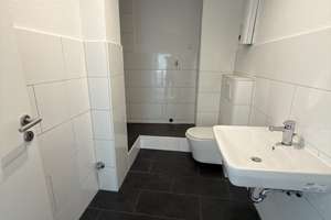 Charmante Dachgeschosswohnung mit großzügigem Wohnbereich, Dachterrasse und zwei Stellplätzen – 45359 Frintrop, Essen – Vorschaubild 9