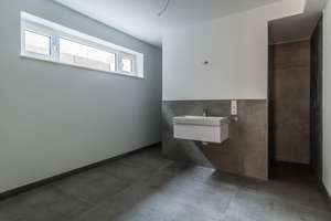 NEU *Paul & Partner* IHRE NEUBAU GARTENWOHNUNG ÜBER ZWEI ETAGEN IN UNSCHLAGBARER LAGE ! – Die vollständige Adresse der Immobilie erhältst du vom Anbieter., 55130 Weisenau, Mainz – Vorschaubild 32
